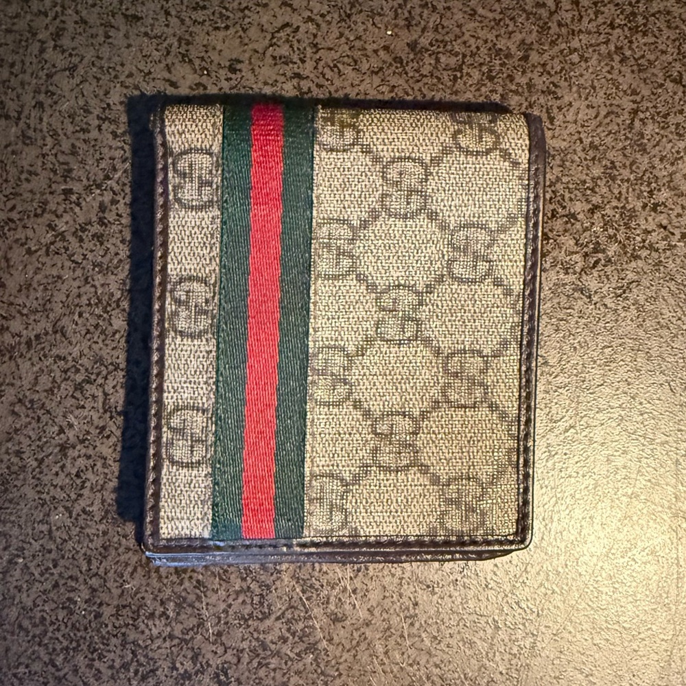 Gucci bifold wallet